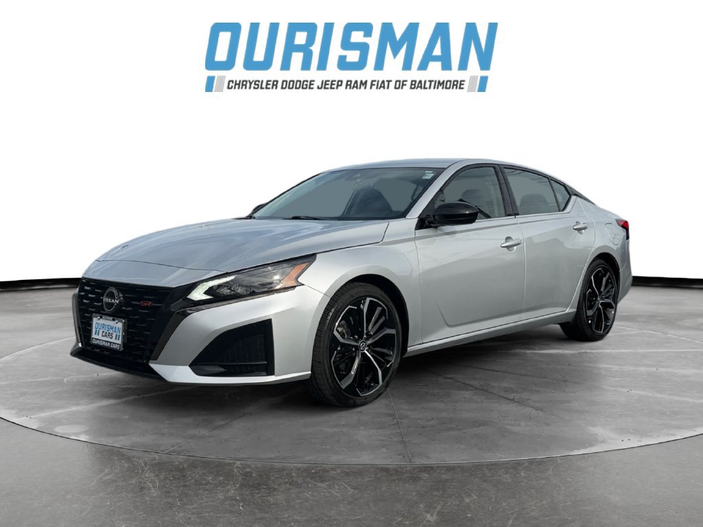 Used 2024 Nissan Altima 2.5 SR FWD image 2