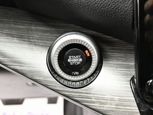 Used 2024 Jeep Wagoneer Series II w/ Flexible Seating Group image 20