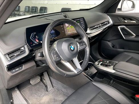 Used 2025 BMW X1 xDrive28i AWD/4WD image 4
