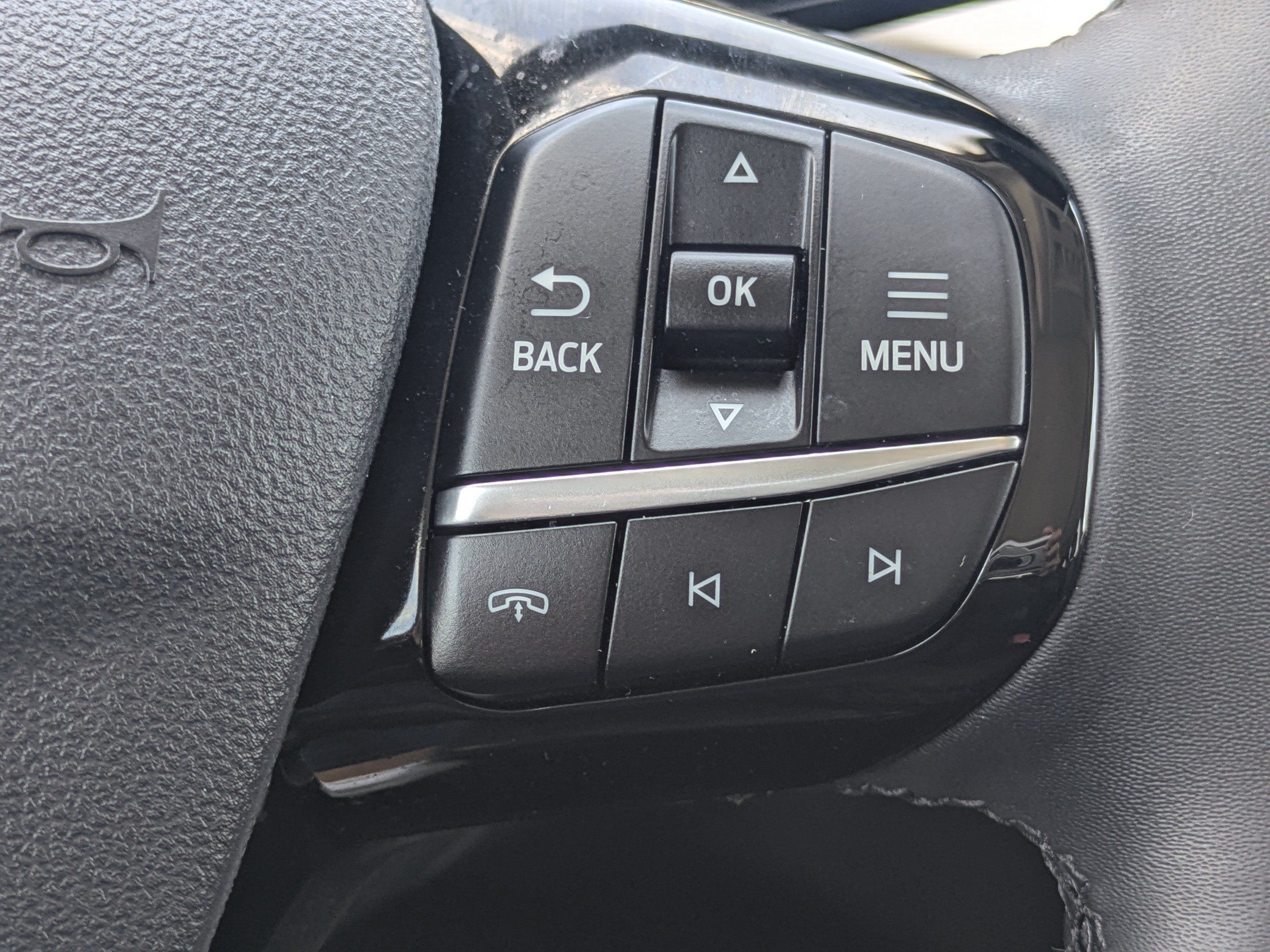 Used 2024 Ford Escape Platinum w/ Premium Technology Package AWD/4WD image 27