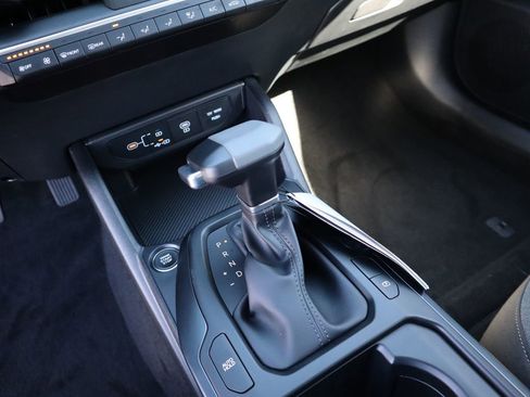 New 2025 Kia K4 LXS image 36