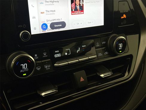 Certified 2024 Toyota Highlander LE image 25