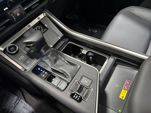 Used 2025 Lexus GX 550 w/ Accessory Package (Z1) AWD/4WD image 22