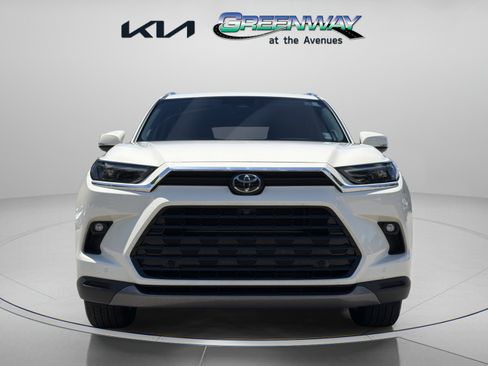 Used 2024 Toyota Grand Highlander AWD Hybrid image 2