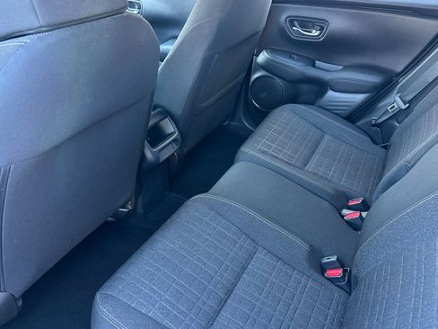 Used 2023 Honda HR-V LX image 13