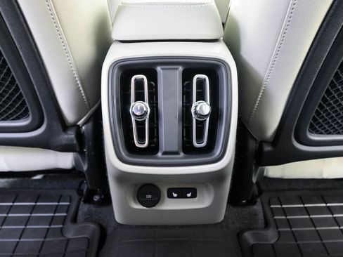 Certified 2026 Volvo XC40 B5 Plus AWD/4WD image 21