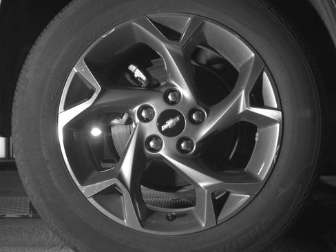 Used 2025 Chevrolet Trax LT FWD image 15