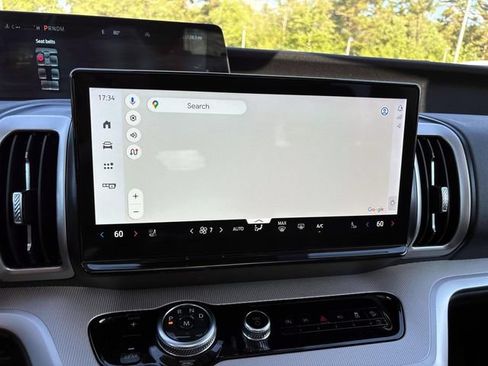 Used 2025 Ford Expedition Active AWD/4WD image 25