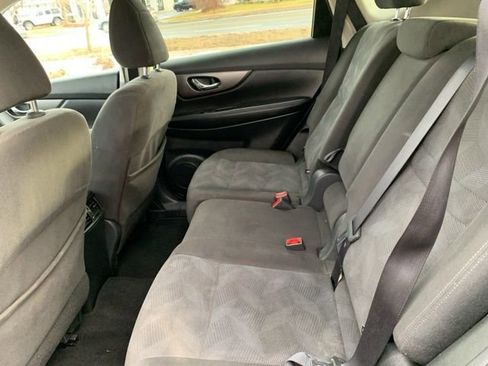 Used 2016 Nissan Rogue SV image 22