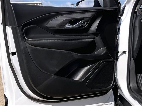 Used 2024 GMC Terrain SLE FWD image 20