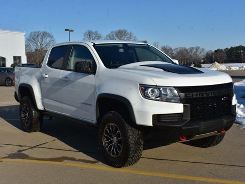 Used 2022 Chevrolet Colorado ZR2 image 3