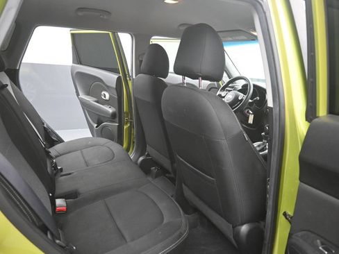 Used 2018 Kia Soul + FWD image 10