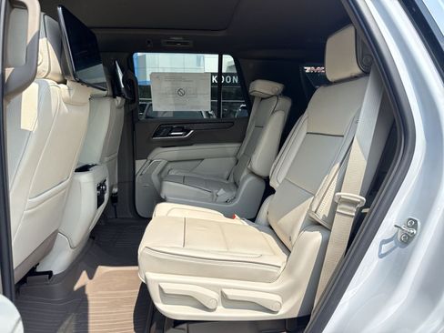 New 2026 GMC Yukon Denali w/ Denali Reserve Package AWD/4WD image 19