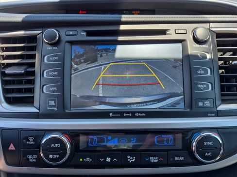 Used 2018 Toyota Highlander Limited AWD/4WD image 31