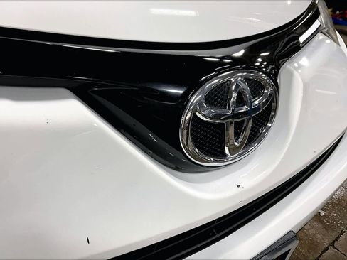 Used 2016 Toyota RAV4 XLE image 28