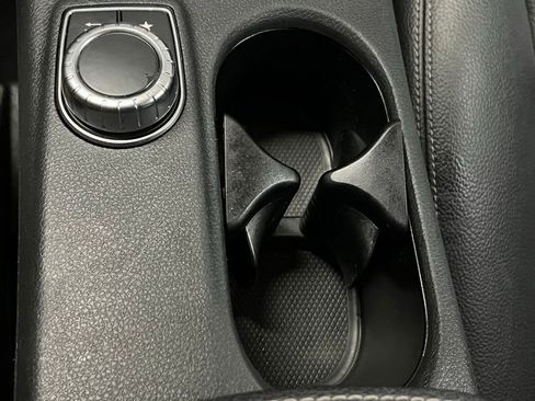 Used 2018 Mercedes-Benz GLA 250 image 11