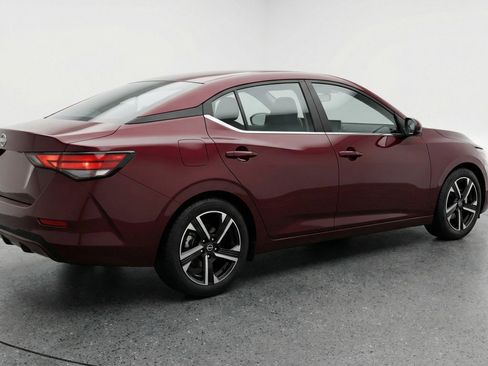 Used 2025 Nissan Sentra SV image 9