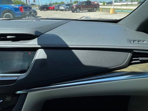 Used 2019 Cadillac XT5 FWD image 29