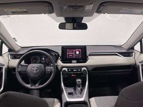 Used 2021 Toyota RAV4 XLE AWD/4WD image 30