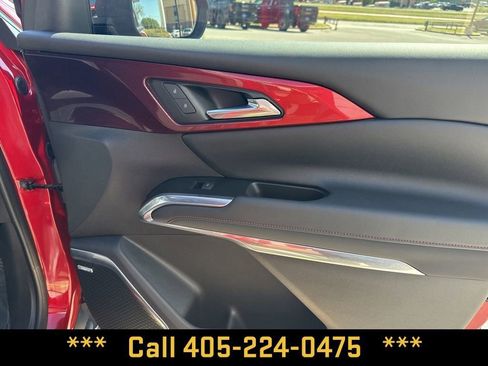 Used 2024 Chevrolet Traverse Z71 w/ Enhanced Driving Package AWD/4WD image 40