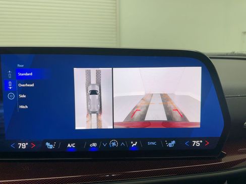 New 2026 Chevrolet Traverse Z71 w/ Driver Confidence Package image 24