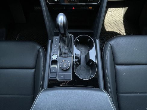 Used 2023 Volkswagen Atlas Cross Sport SE image 21