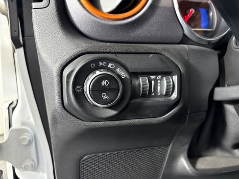 Used 2021 Jeep Gladiator Mojave AWD/4WD image 12