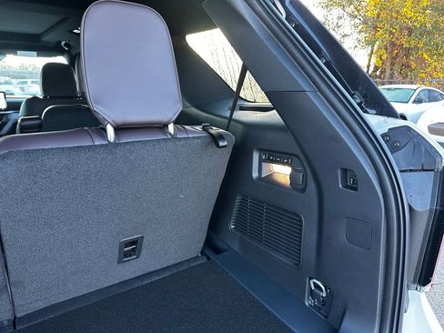 New 2026 Ford Explorer Platinum image 45