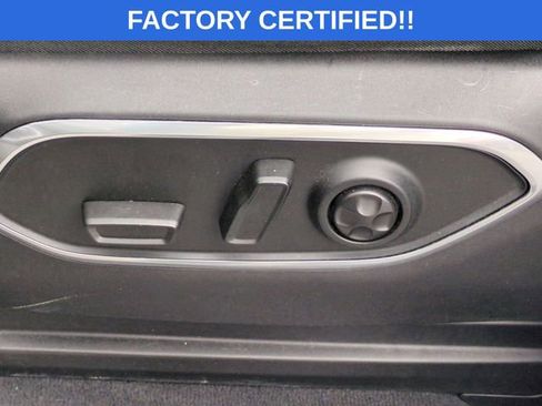 Certified 2024 Jeep Wagoneer Series II w/ Flexible Seating Group image 23