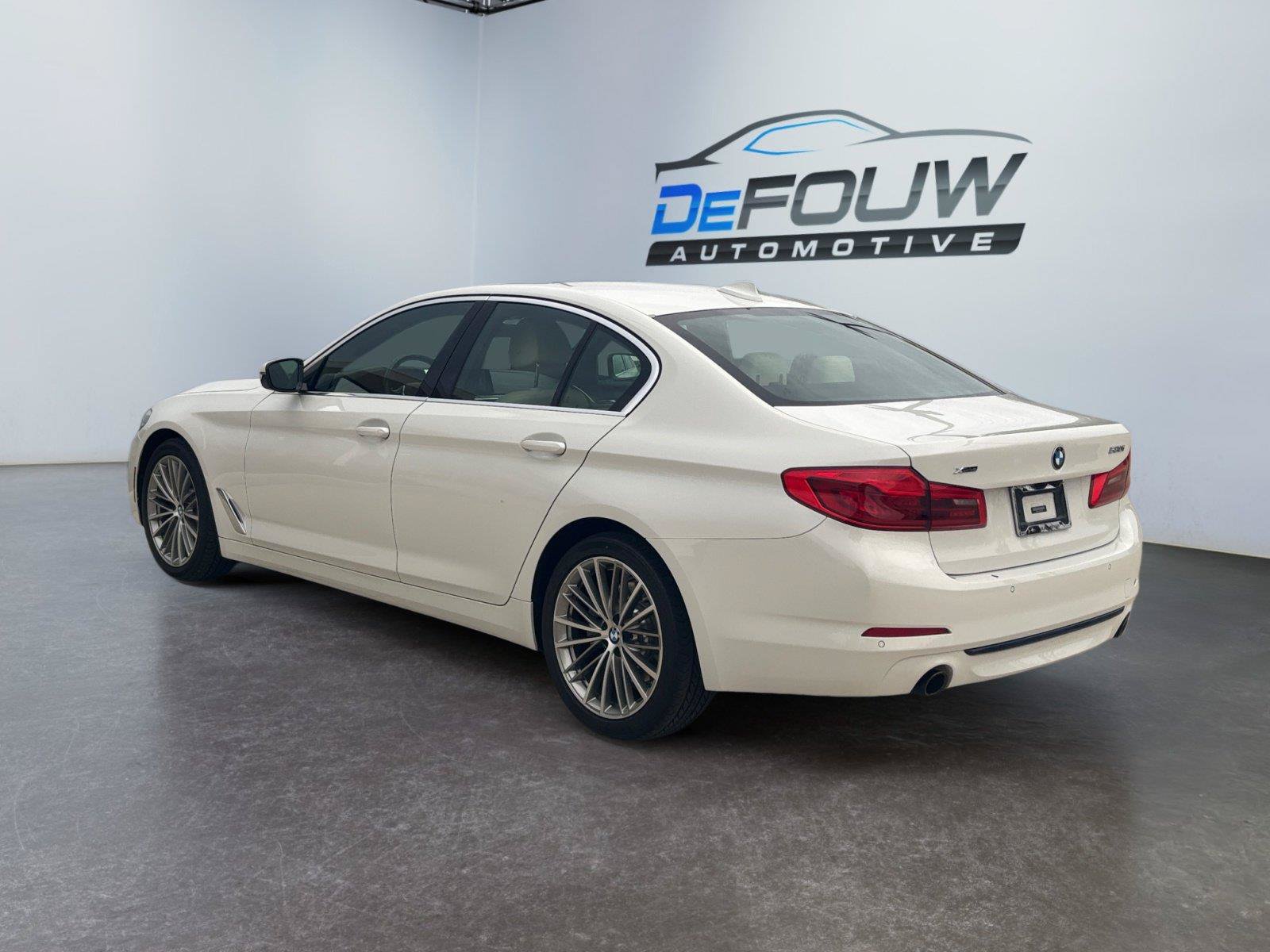 Used 2020 BMW 530i xDrive w/ Convenience Package AWD/4WD image 5
