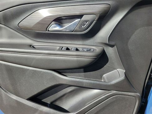 Used 2024 GMC Terrain SLE image 15