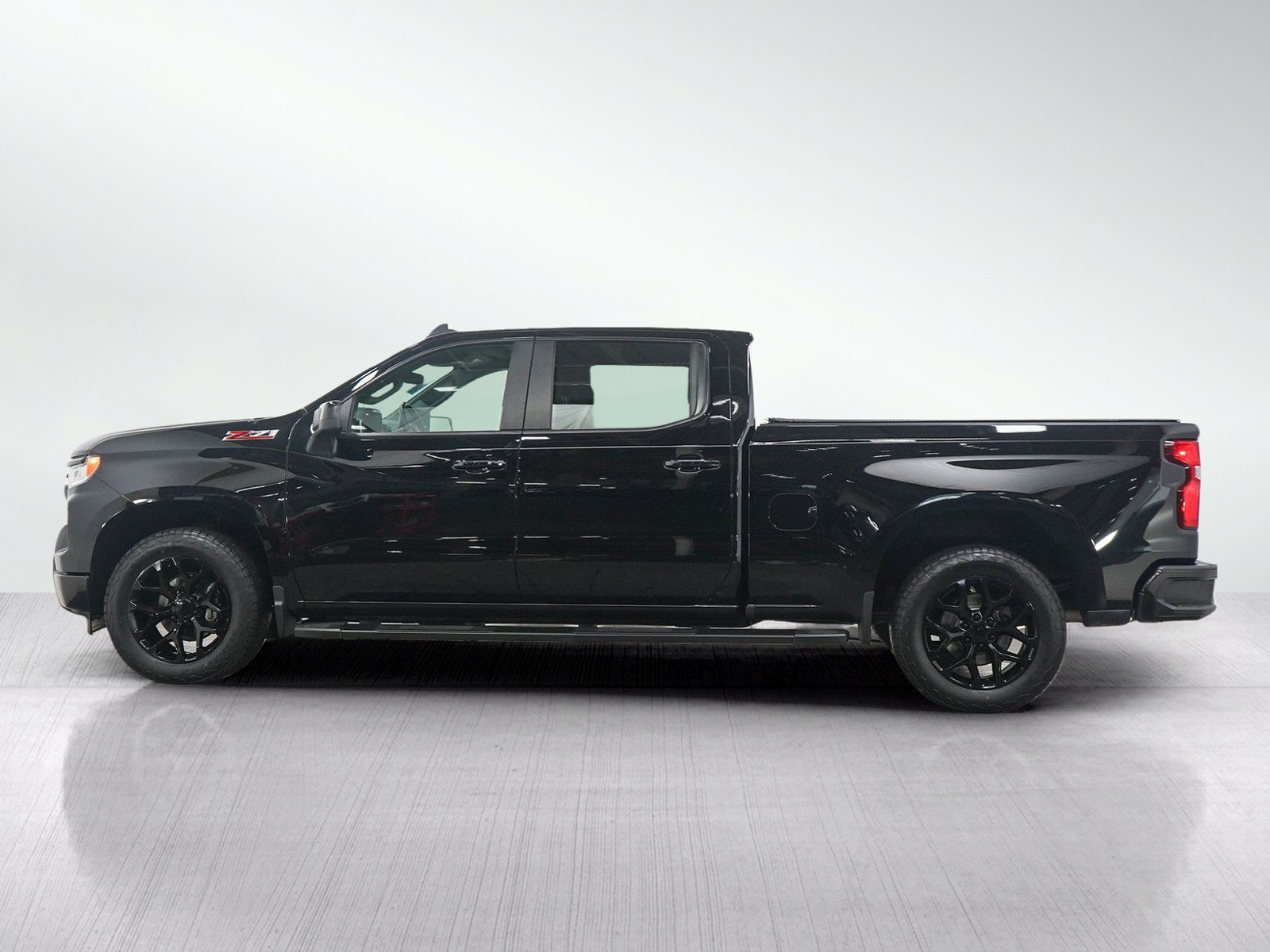 Used 2022 Chevrolet Silverado 1500 RST AWD/4WD image 2