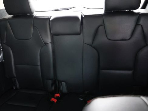 Used 2023 Kia Telluride S AWD/4WD image 16