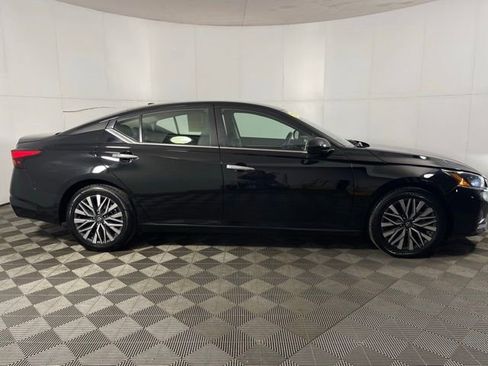 Used 2023 Nissan Altima 2.5 SV image 6