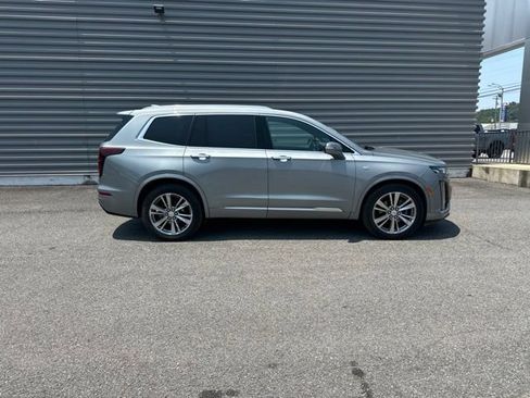 Used 2023 Cadillac XT6 Premium Luxury FWD image 4