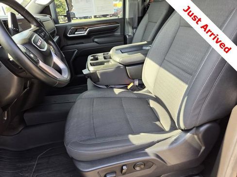 Used 2025 GMC Sierra 2500 SLE w/ SLE Value Package; AWD/4WD image 4