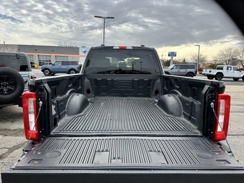 Used 2024 Ford F250 XLT image 7