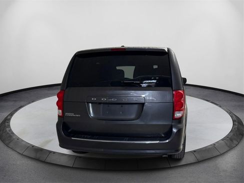 Used 2019 Dodge Grand Caravan SE w/ UConnect Hands-Free Group image 6