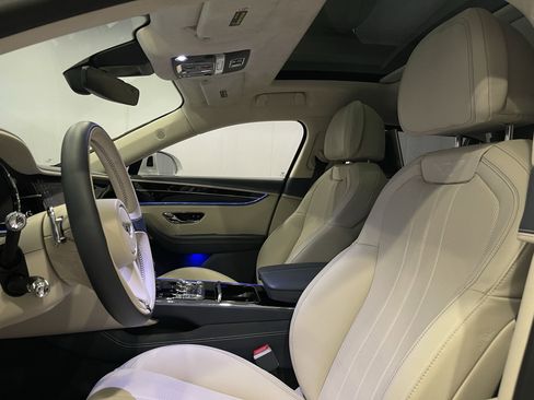 Used 2020 Bentley Flying Spur W12 image 14