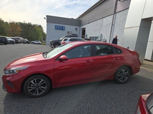Used 2023 Kia Forte LXS image 5