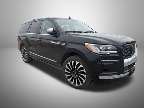 Used 2024 Lincoln Navigator Black Label image 2