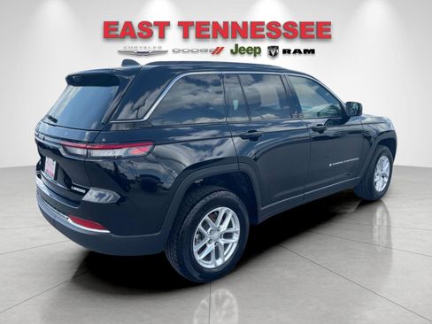 Used 2025 Jeep Grand Cherokee Laredo X w/ Luxury Tech Group I AWD/4WD image 3