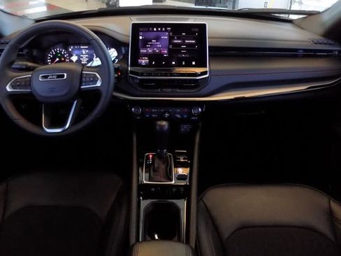 Certified 2025 Jeep Compass Trailhawk AWD/4WD image 14