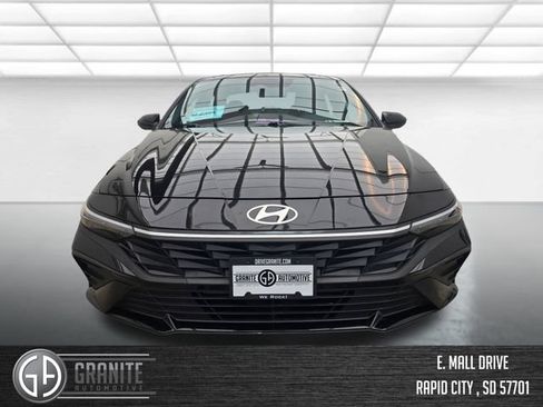 Used 2025 Hyundai Elantra Sport w/ Cargo Package FWD image 9