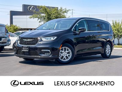 Used 2023 Chrysler Pacifica Touring-L