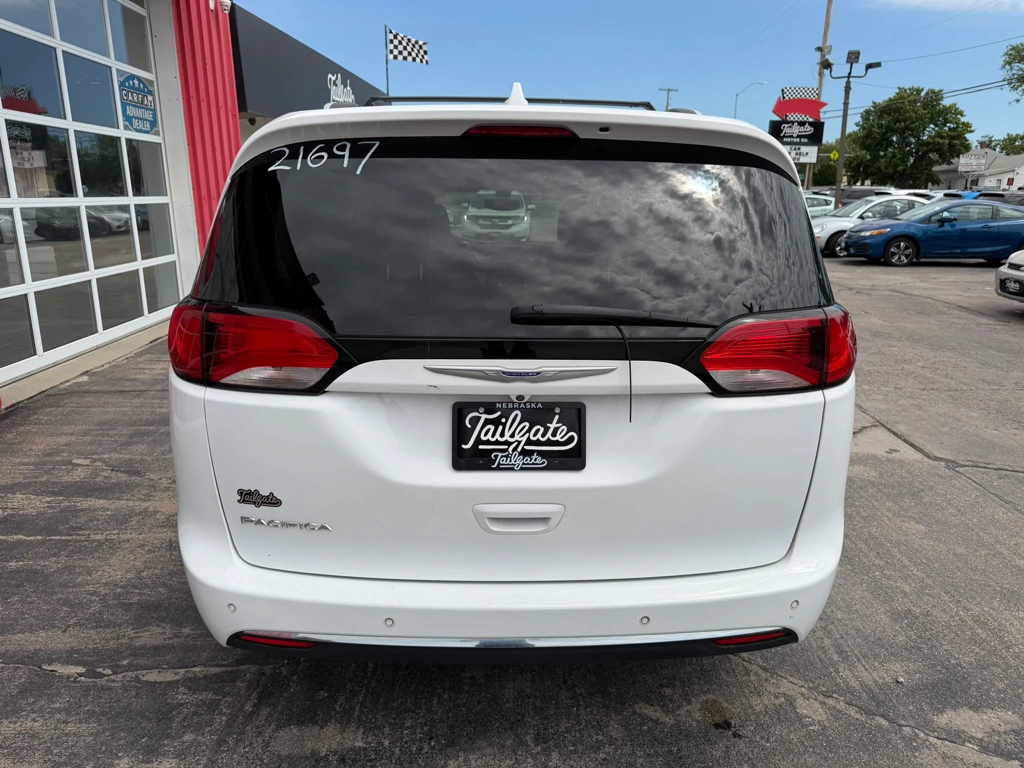 Used 2020 Chrysler Pacifica Touring-L FWD image 6