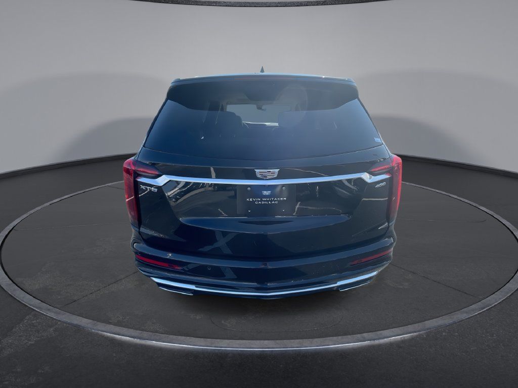 Used 2023 Cadillac XT6 Premium Luxury w/ Technology Package FWD image 7