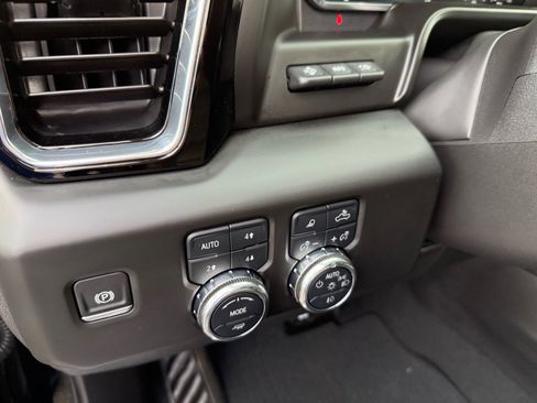 Used 2025 GMC Sierra 1500 Denali w/ Technology Package image 21