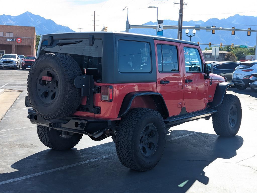 Used 2017 Jeep Wrangler Unlimited Sahara w/ Max Tow Package AWD/4WD image 4
