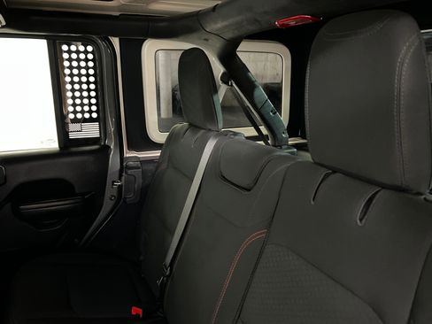 Used 2021 Jeep Wrangler Unlimited Rubicon image 20